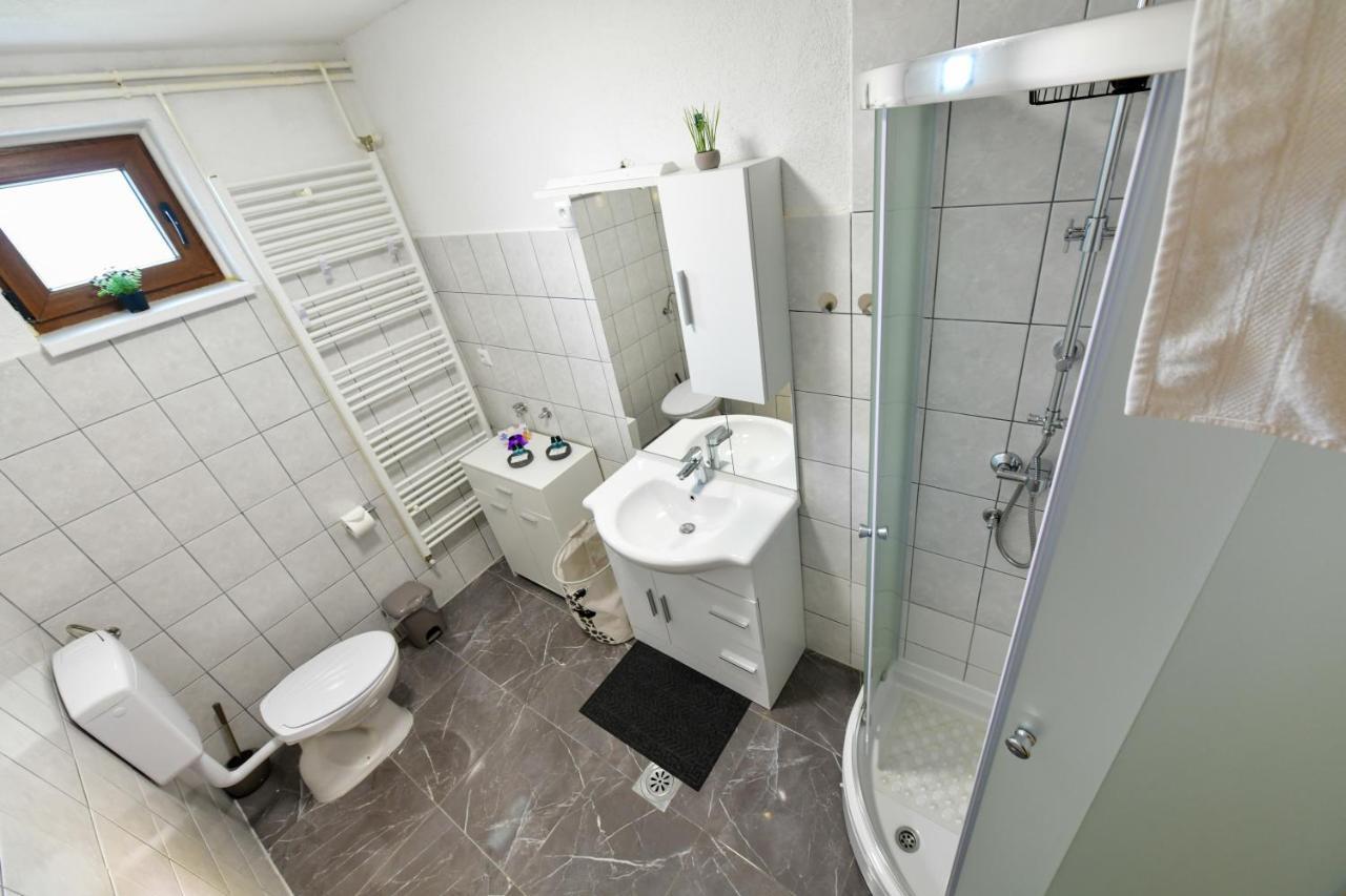 Apartman Plum Plitvice Drežnik Grad Eksteriør billede